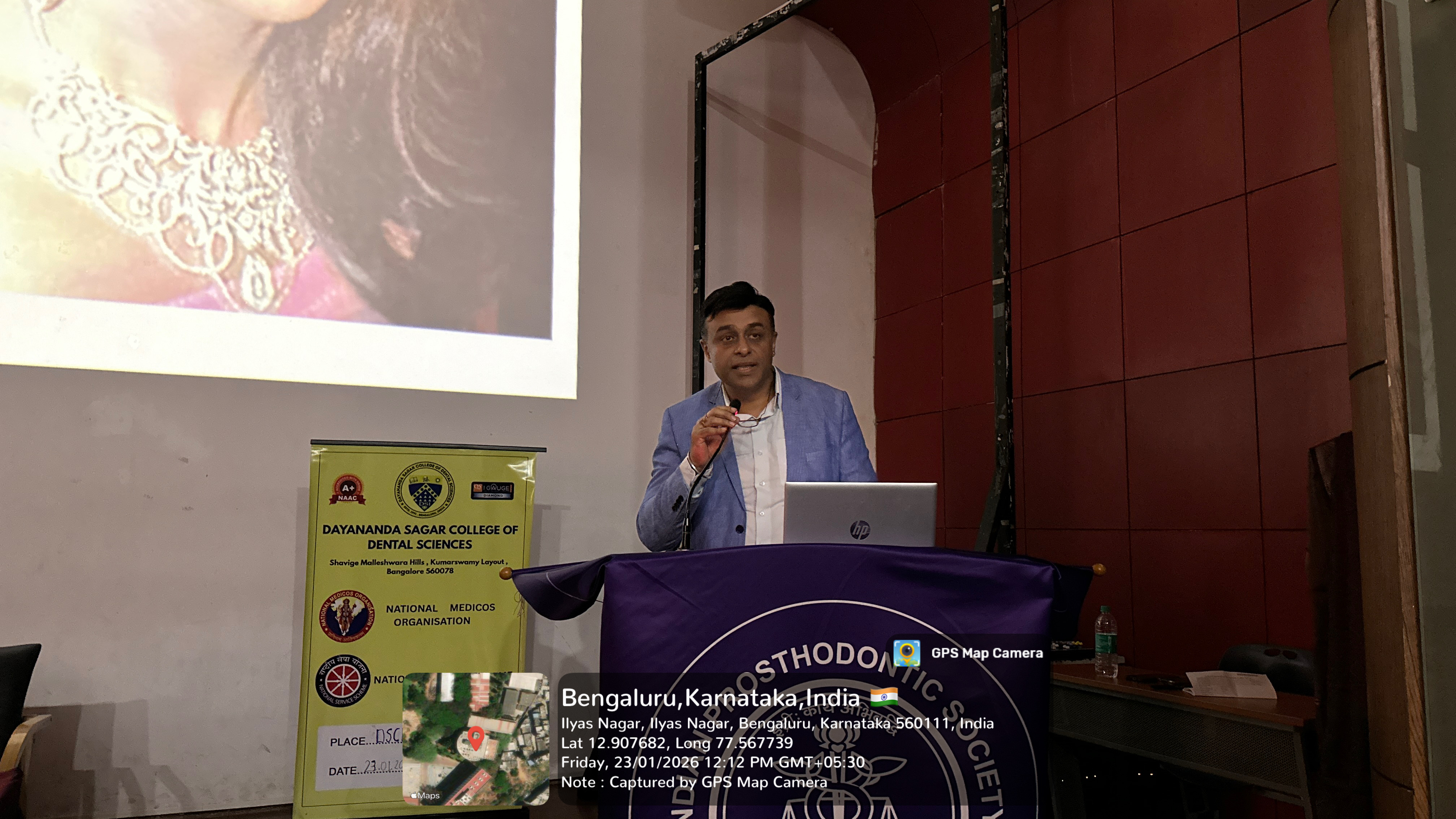 Dr. Roshan Kumar delivering a lecture on Contemporary Prosthodontics
