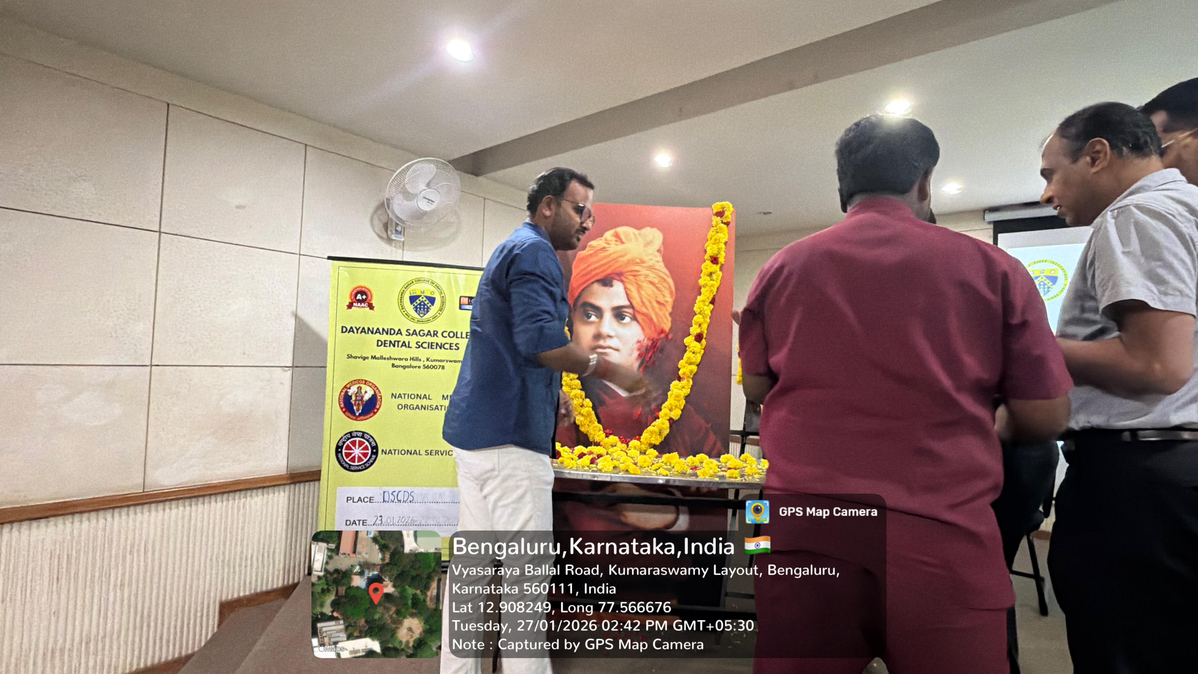 Vice-Principal Dr Avinash felicitating the chief guest Sri Ravi Varma