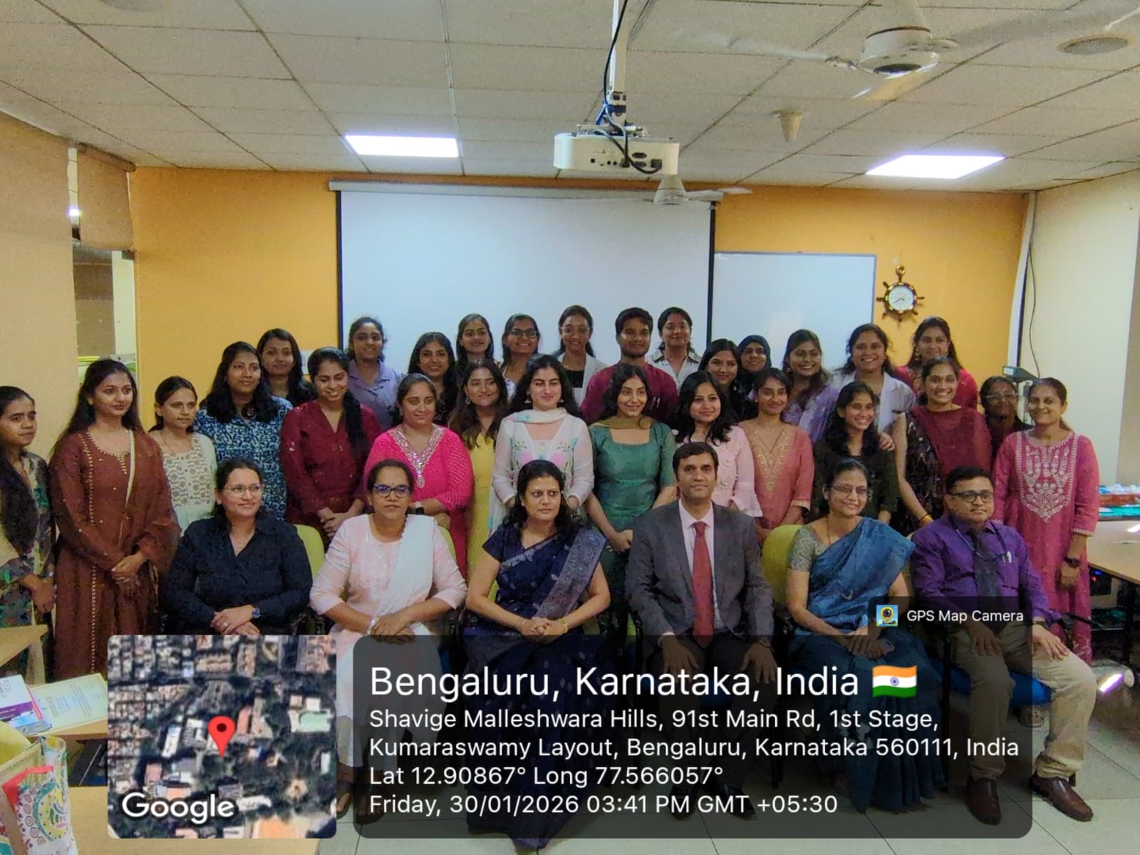 Overview of the lecture session with students and faculty